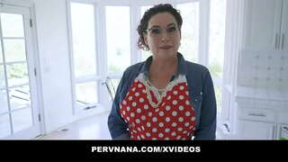 Mormor Amanda Ryder &#039; s Secret Yrke Visar Hennes Stepgrandson Första Hand