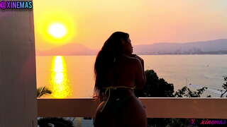 Casal transacting ណា varanda អ៊ី gozando gostoso ខណៈពេលដែលជាទូ passavam គ្មាមីនា