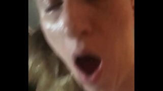 Ранним субҳи хардкор ва ҷинсӣ бо милфой-блондинкой-бомбой